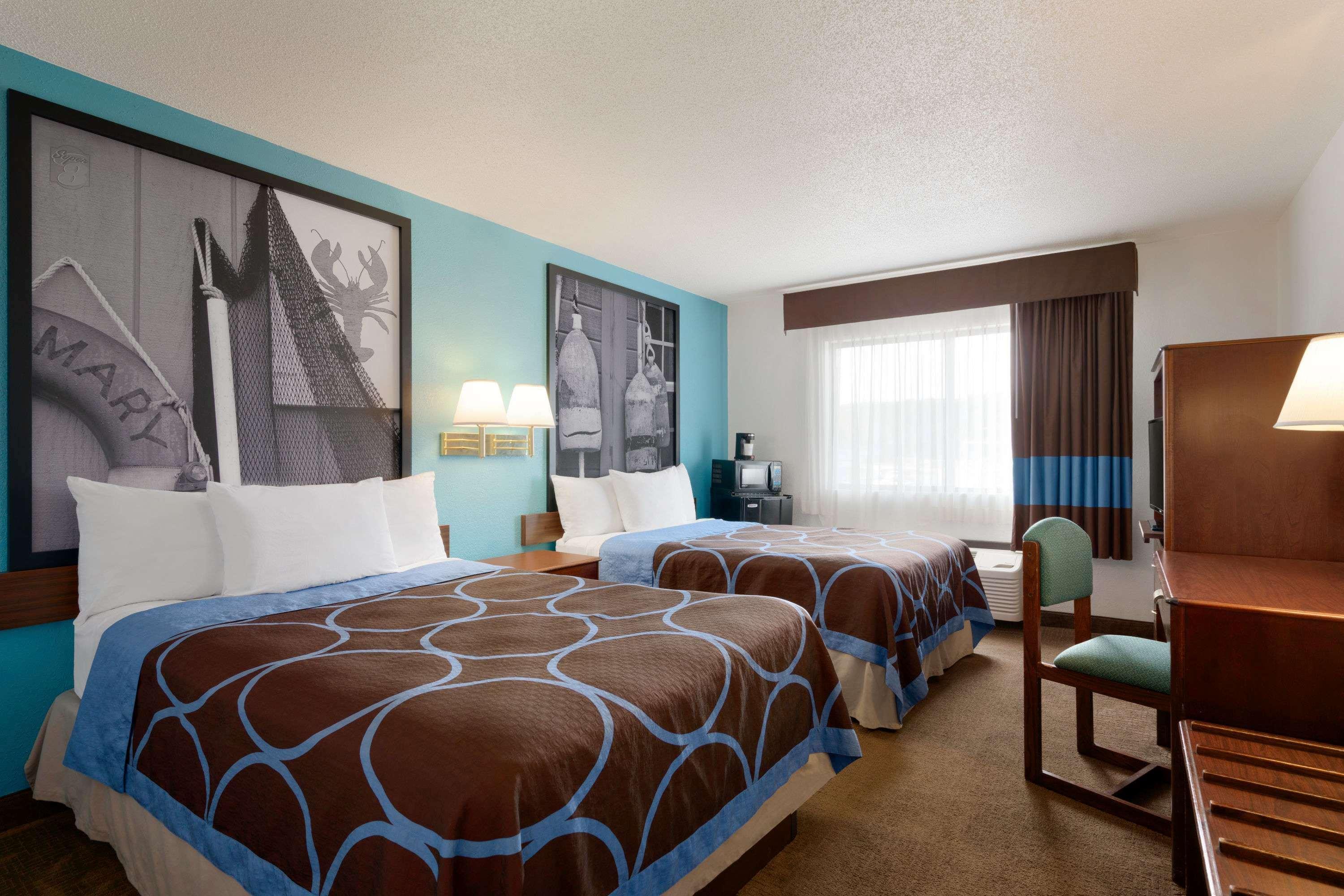 Отель Super 8 By Wyndham Portland/Westbrook Area Экстерьер фото